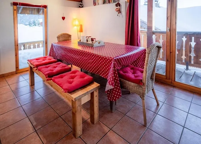 Le Cocon Detached Chalet Peisey-Nancroix