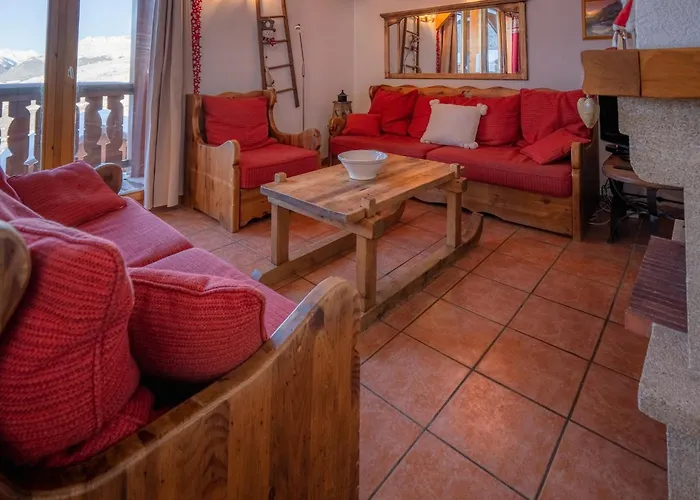 Le Cocon Detached Chalet Peisey-Nancroix